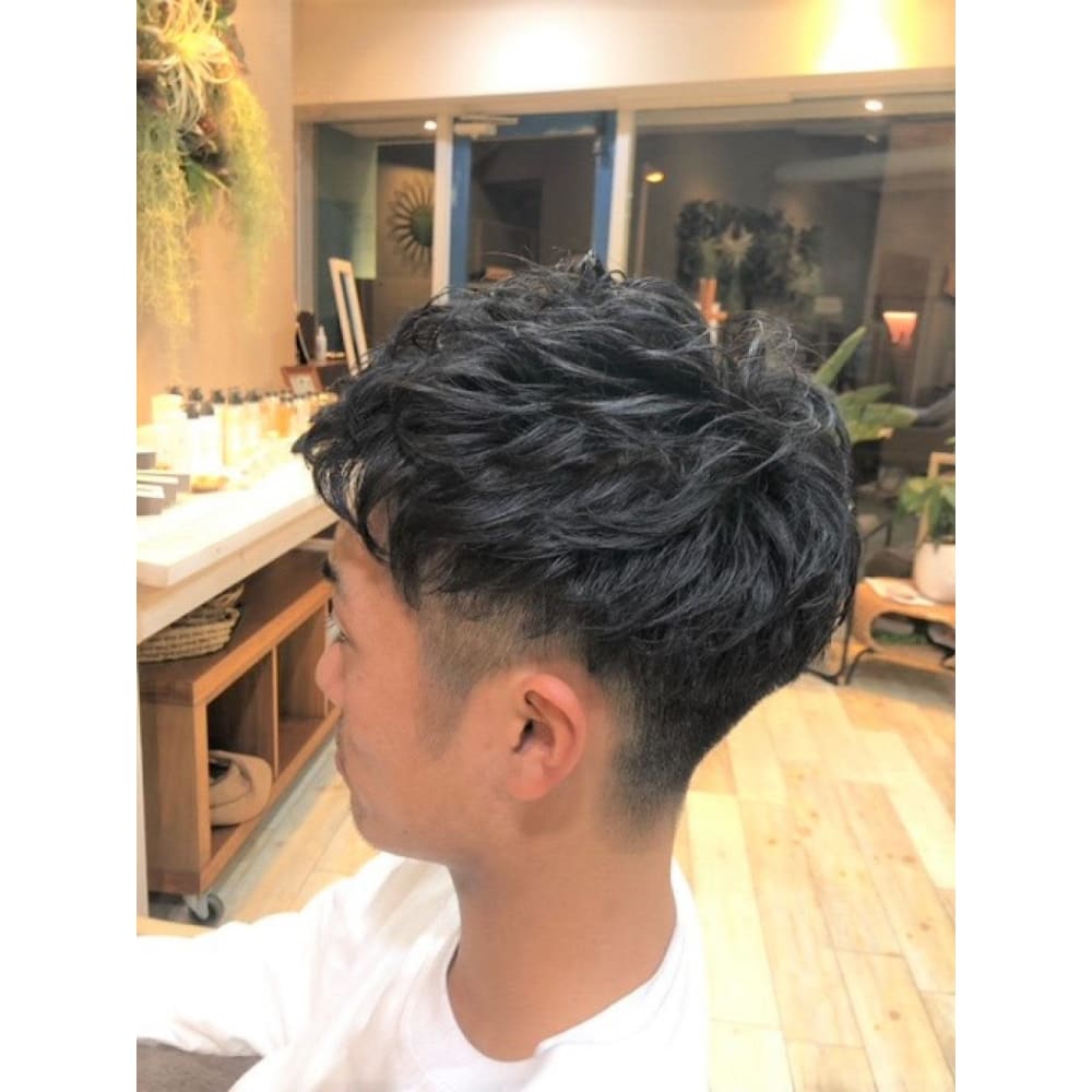 フェザーショートスパイラルパーマツーブロック Another Sky アナザースカイ のヘアスタイル 美容院 美容室を予約するなら楽天ビューティ