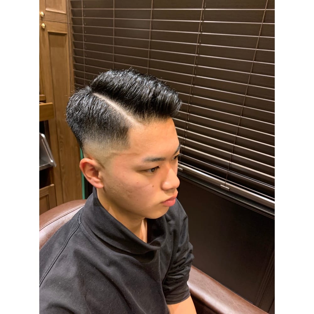 73ビジネスフェード 新橋 日比谷 内幸町 虎ノ門 理容室 Hiro Ginza Hair Salon 新橋 日比谷口店 ヒロギンザヘアー サロンシンバシヒビヤグチテン のヘアスタイル 美容院 美容室を予約するなら楽天ビューティ