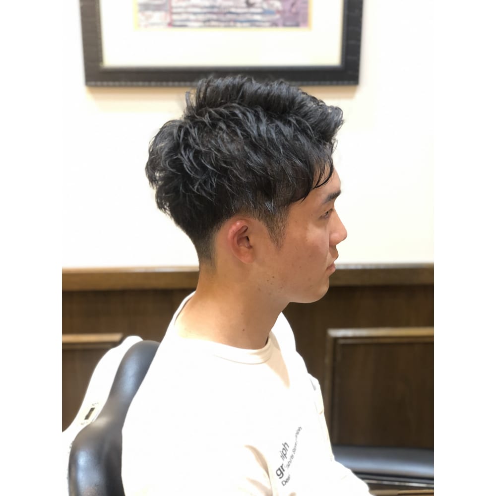 成田凌風ツーブロックパーマ Hiro Ginza Barbershop 神楽坂店 ヒロギンザバーバーショップ カグラザカテン のヘアスタイル 美容院 美容室を予約するなら楽天ビューティ