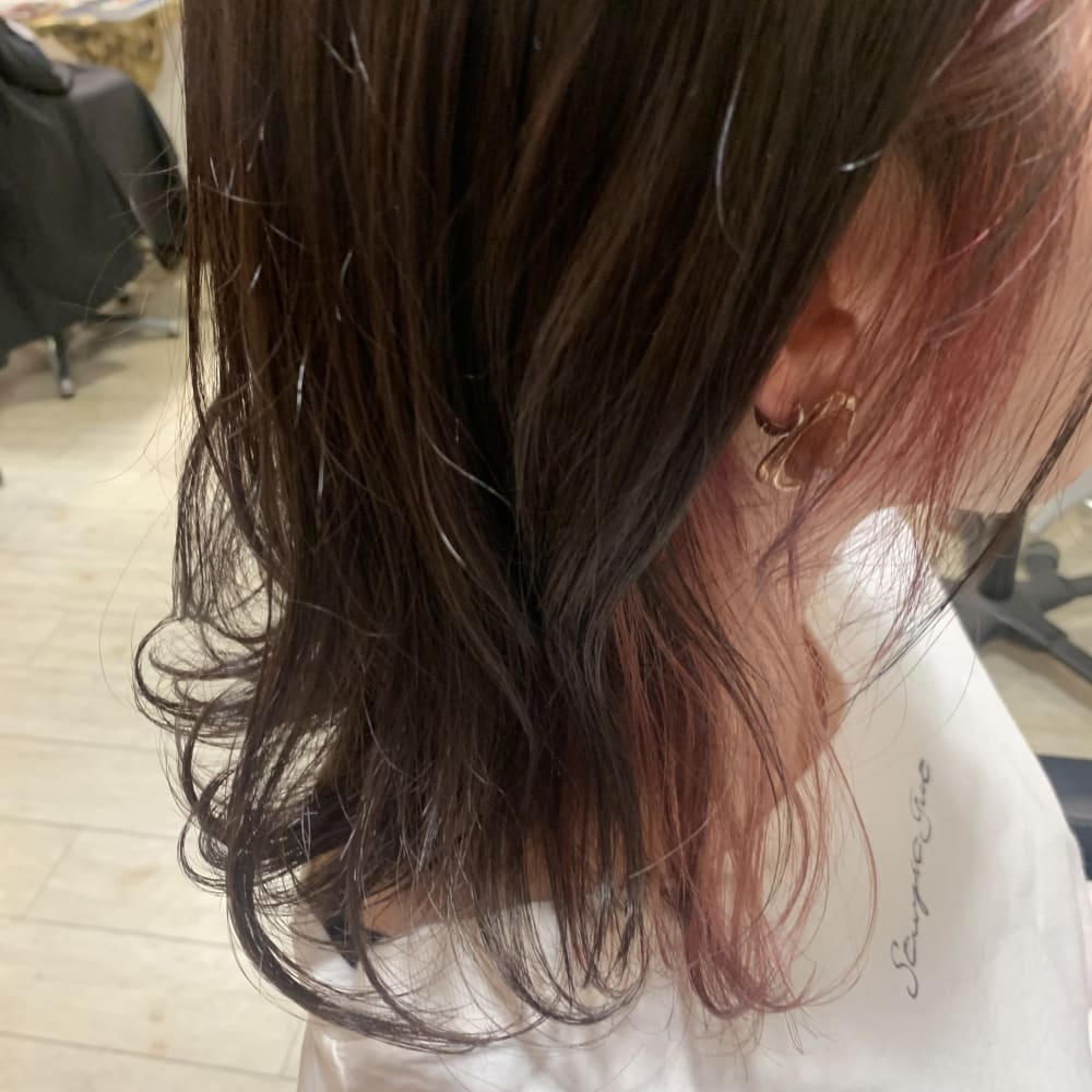 Maluna 嵐 イヤリングカラー コーラルピンク Hair Make Maluna 大通店 マルナ のヘアスタイル 美容院 美容室を予約するなら楽天ビューティ