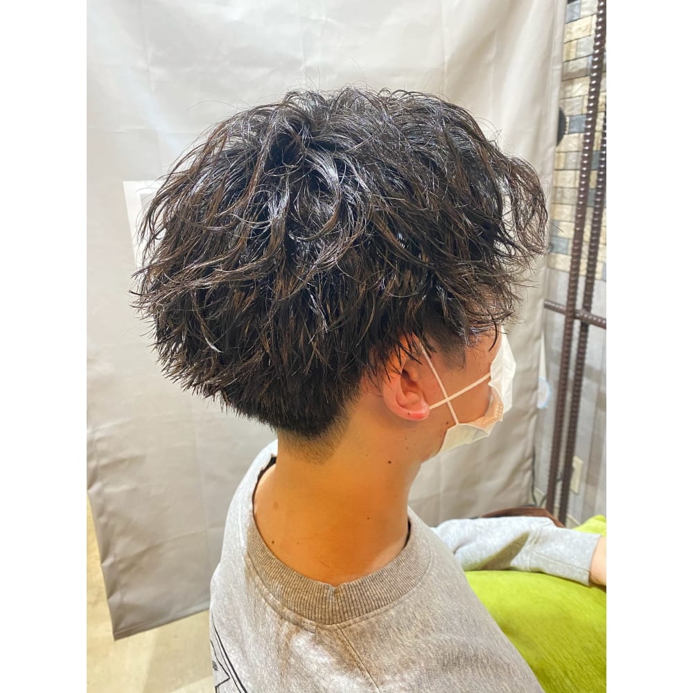 メンズツイストスパイラルパーマスタイル Braeve Hair Design ブレイブ ヘア デザイン のヘアスタイル 美容院 美容室を予約するなら楽天ビューティ