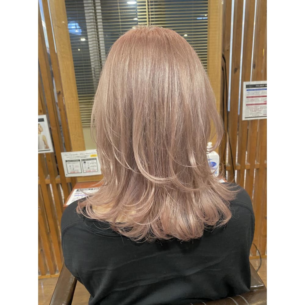 透け感サーモンピンク Blitz R Evolut ブリッツレボルト のヘアスタイル 美容院 美容室を予約するなら楽天ビューティ