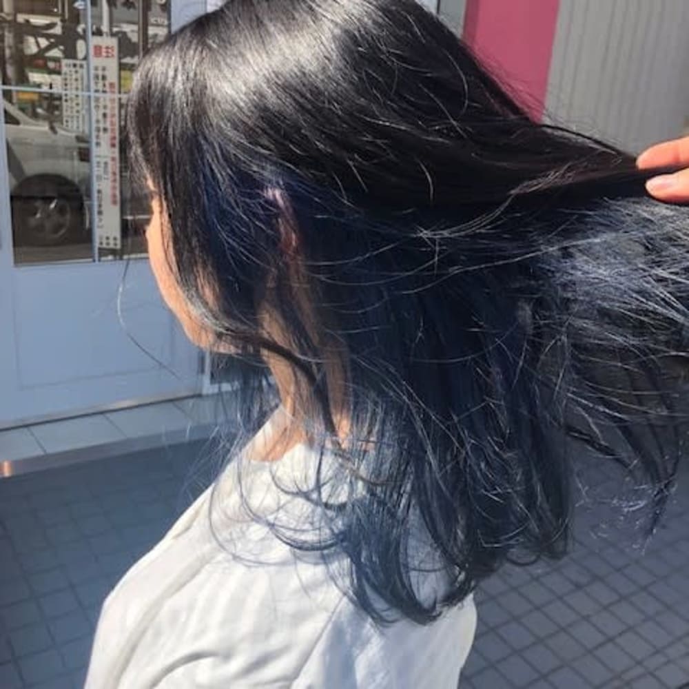 インナーカラーネイビー 増島七海 Bassa 江古田店 バサエコダテン のヘアスタイル 美容院 美容室を予約するなら楽天ビューティ