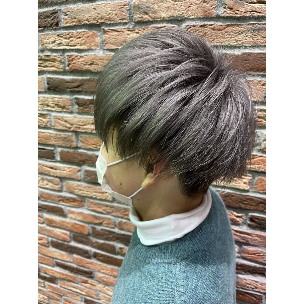 シルバーカラー Sunny By Kenje サニーバイケンジ のヘアスタイル 美容院 美容室を予約するなら楽天ビューティ