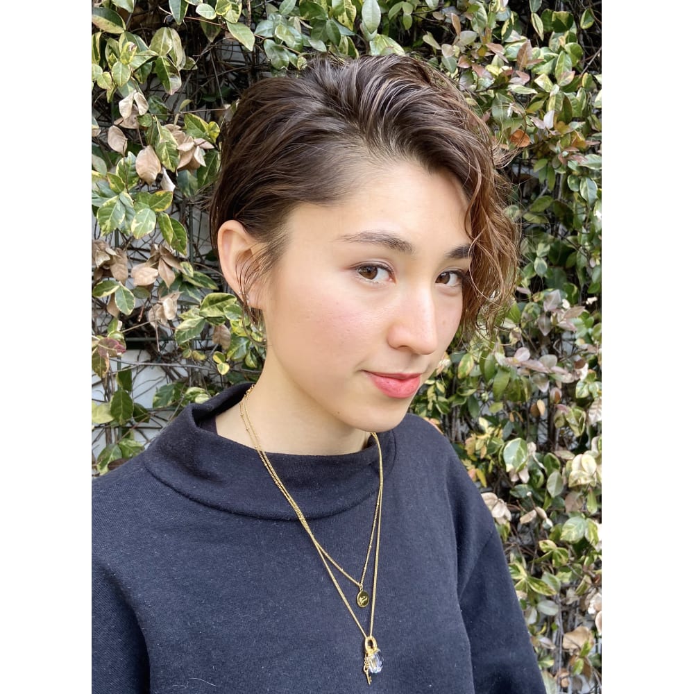 スパイラルパーマで作るハンサムショート Beautrium 福岡 ビュートリアム のヘアスタイル 美容院 美容室を予約するなら楽天ビューティ