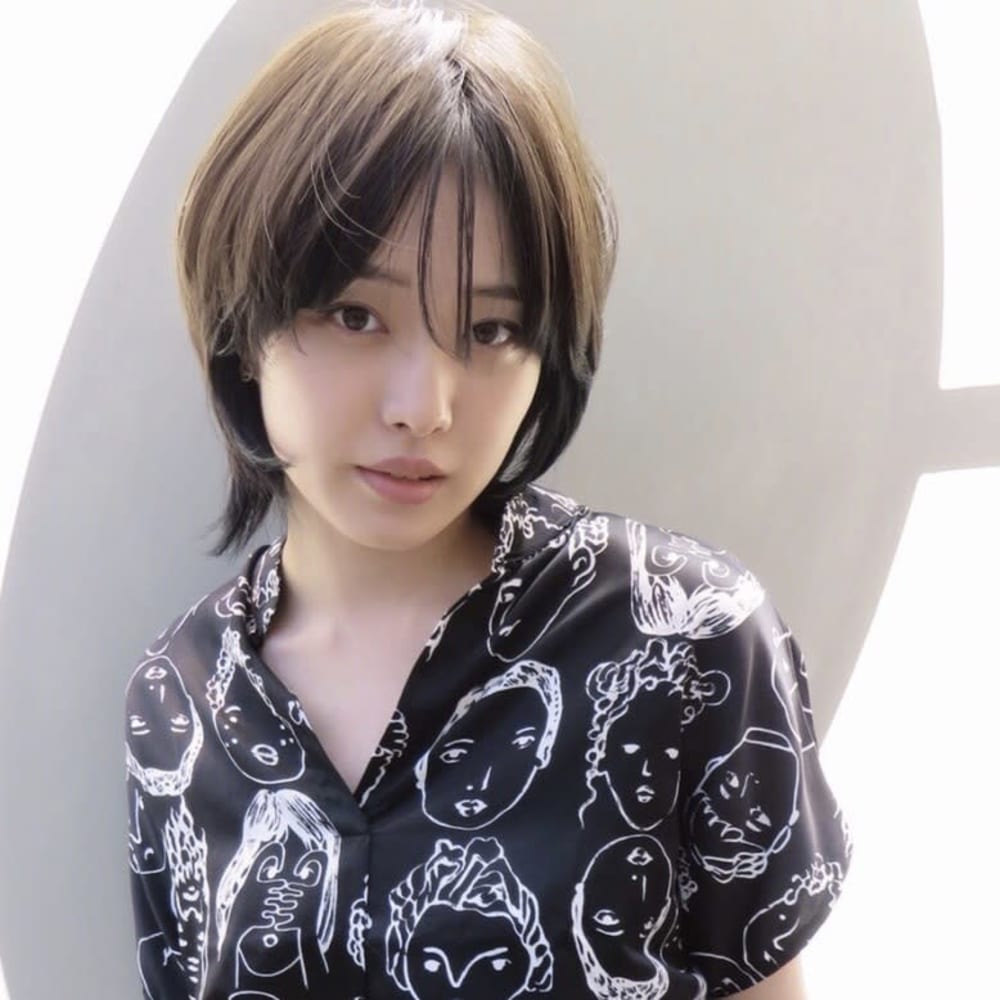 ウルフ インナーローライト Roco Spearz ロコ スピアーズ のヘアスタイル 美容院 美容室を予約するなら楽天ビューティ