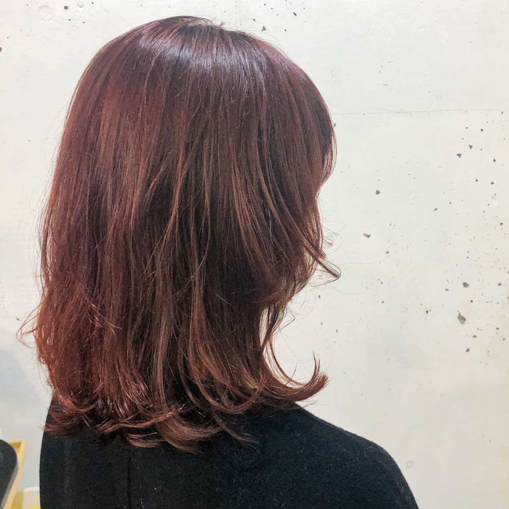 ワインレッド セミウルフ Lourdes Hair Design ルルドヘアーデザイン のヘアスタイル 美容院 美容室を予約するなら楽天ビューティ