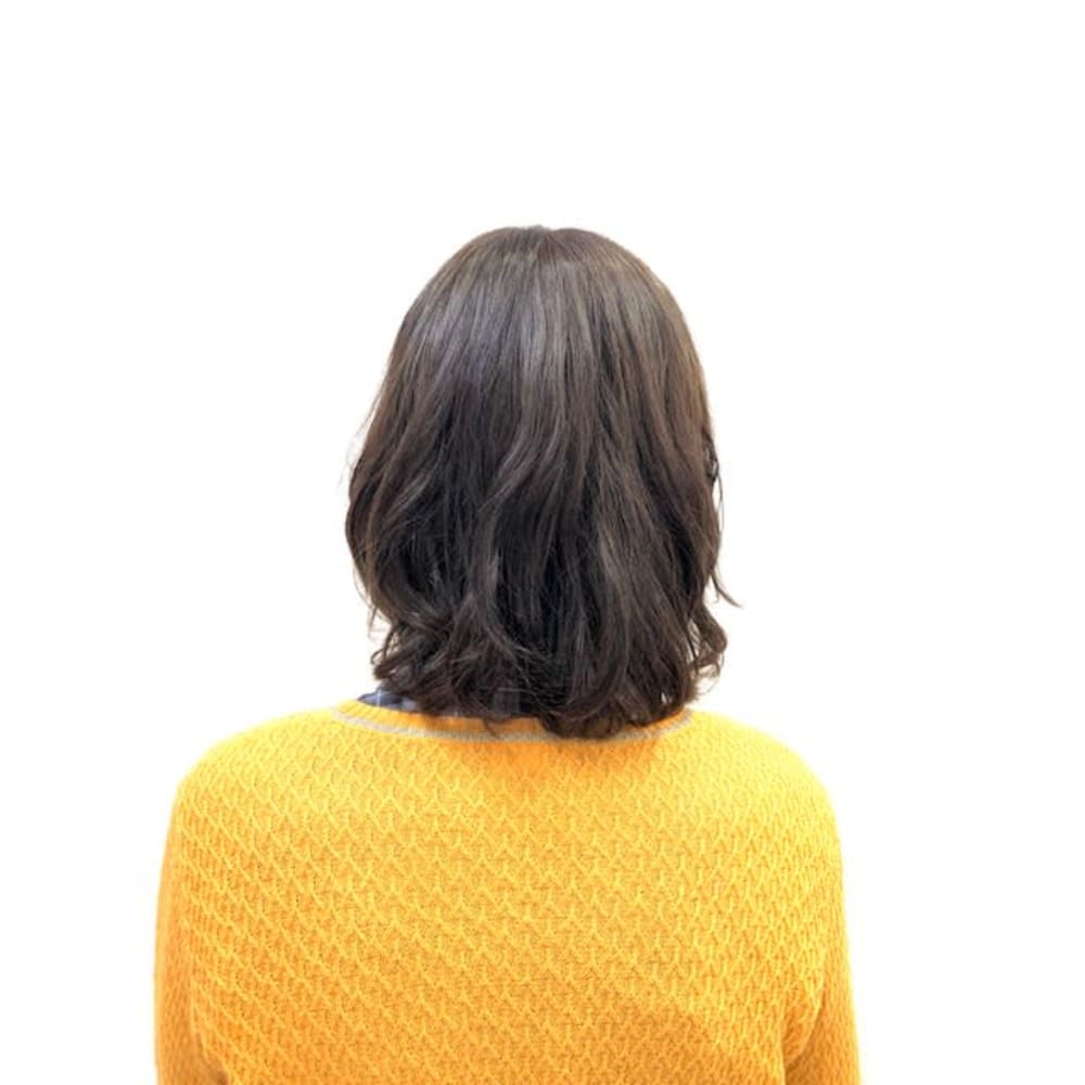 40代50代60代 無造作パーマ ダークブラウン ミディアム Qualis 上福岡店 クオリスカミフクオカテン のヘアスタイル 美容院 美容室を予約するなら楽天ビューティ