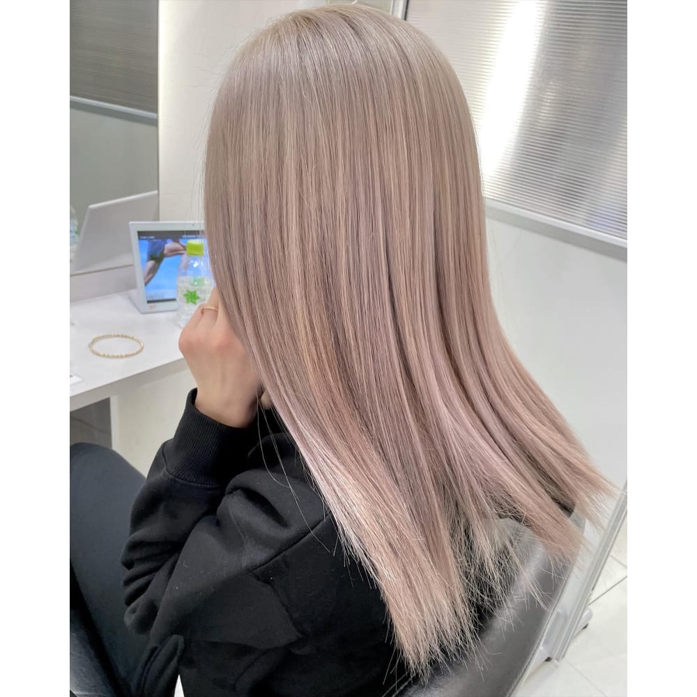 ハイトーンカラー ホワイトベージュ Hair Make Duul East デュールイースト のヘアスタイル 美容院 美容室を予約するなら楽天ビューティ