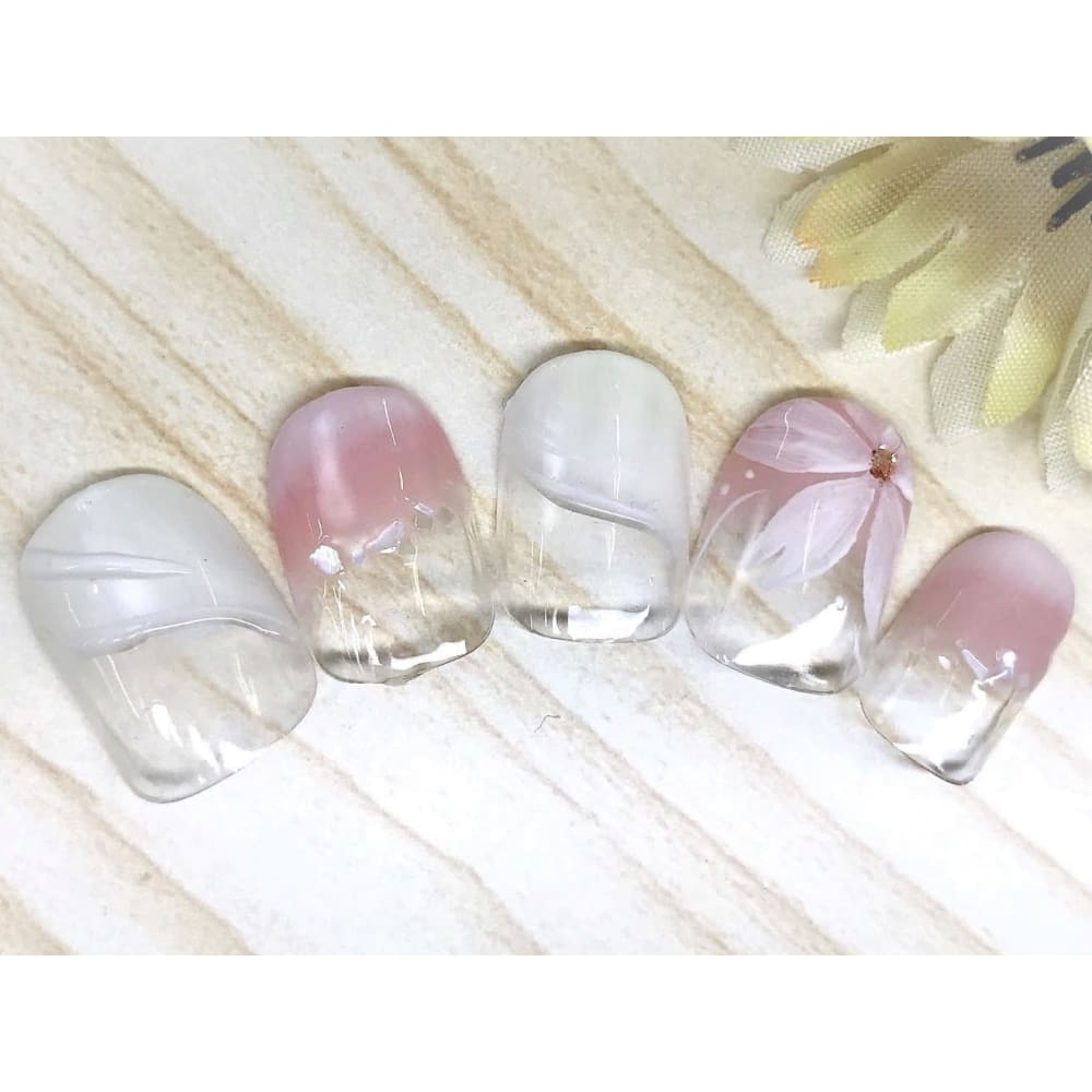 ネイルチップの作成もお任せください Nail Eyelash Alcea 上野御徒町店 ネイルアンドアイラッシュ アルセア ウエノオカチマチテン のこだわり特集 ネイル まつげサロンを予約するなら楽天ビューティ