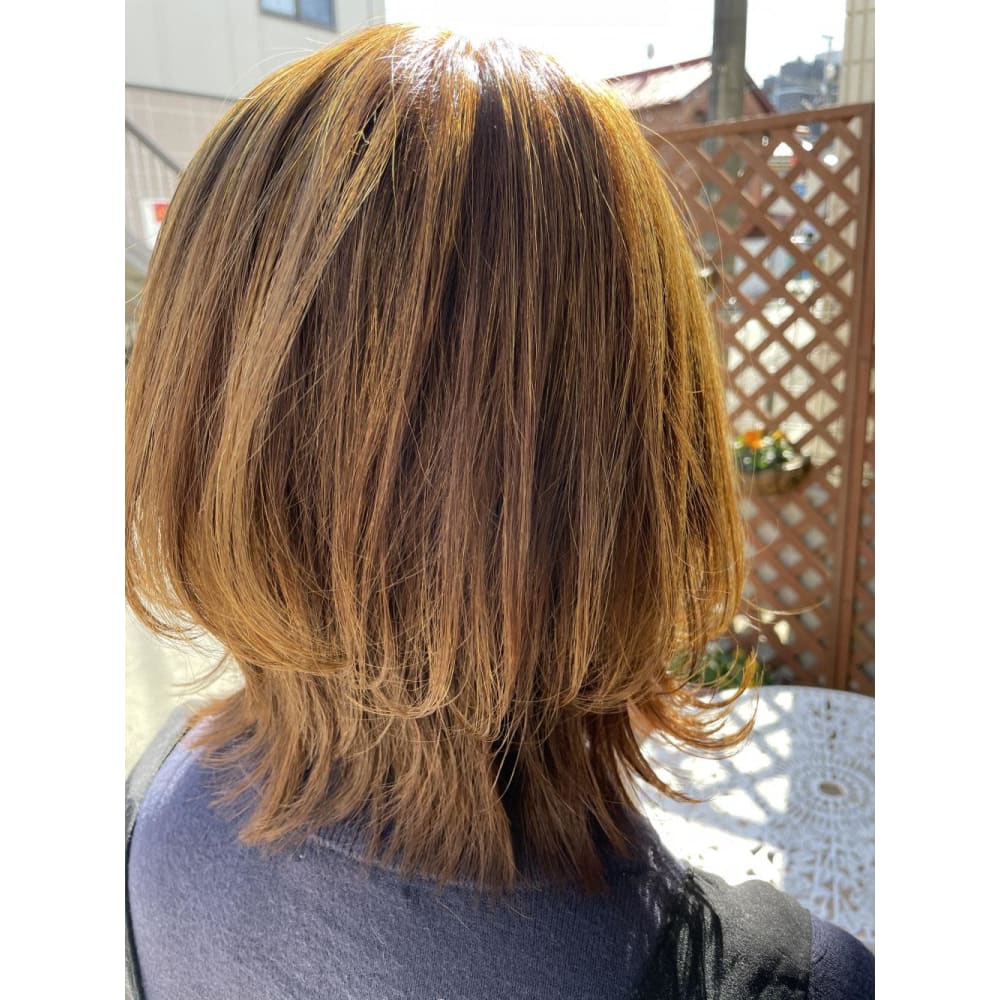 オーダー多数の大人外ハネヘアー Emu International 春日部本店 エムインターナショナル のヘアスタイル 美容院 美容室を予約するなら楽天ビューティ