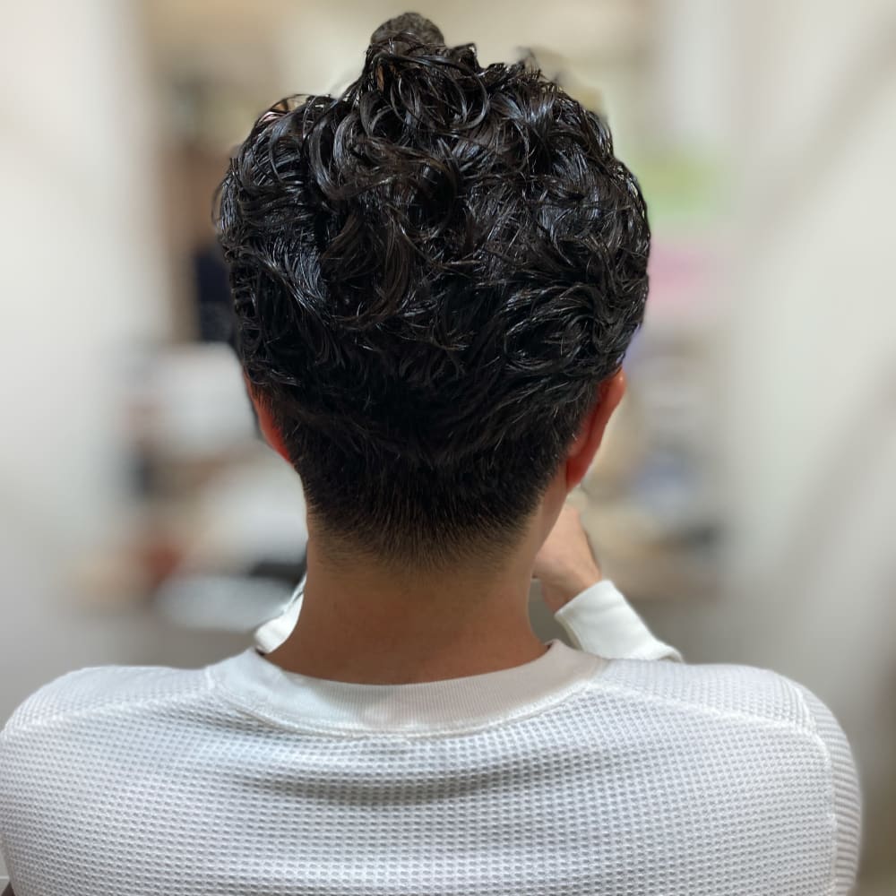 メンズパーマ ショートスパイラルパーマ２ブロック Lohas Hair Angie 髪質改善 50代大人ボブ ロハスヘア アンジェ のヘアスタイル 美容院 美容室を予約するなら楽天ビューティ