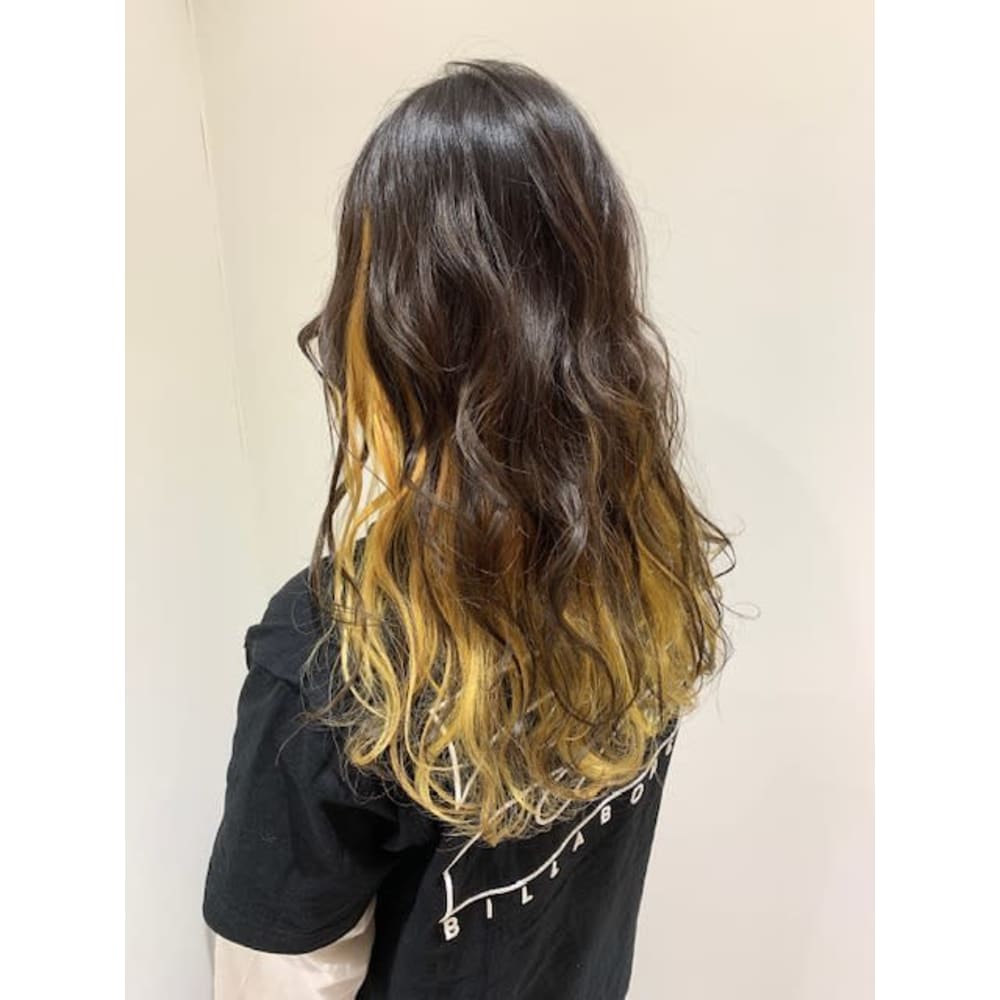 イエローインナーカラー イエロー グレー Ash 北千住店 アッシュ のヘアスタイル 美容院 美容室を予約するなら楽天ビューティ イエローインナーカラー イエロー グレー Ash 北千住店 アッシュ のヘアスタイル 美容院 美容室を予約するなら楽天ビューティ