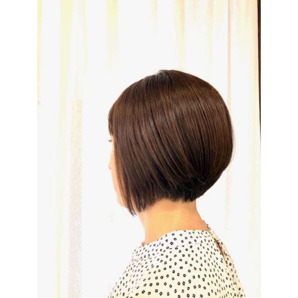 小顔ショートボブ ショート アッシュブラウン 40代50代 Qualis 上福岡店 クオリスカミフクオカテン のヘアスタイル 美容院 美容室を予約するなら楽天ビューティ