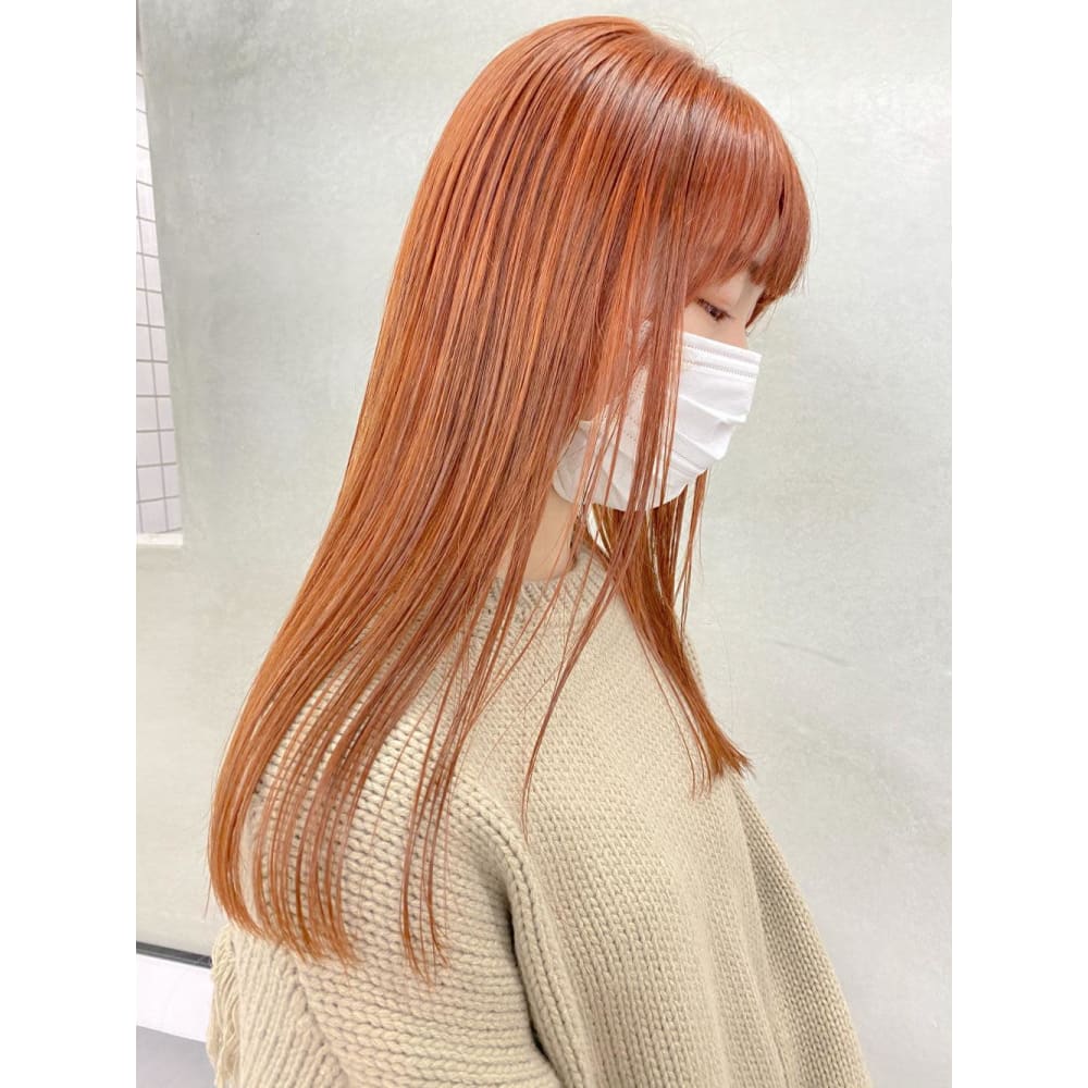 オレンジベージュ ロングヘア ぱつんとロング Nalu ナル のヘアスタイル 美容院 美容室を予約するなら楽天ビューティ