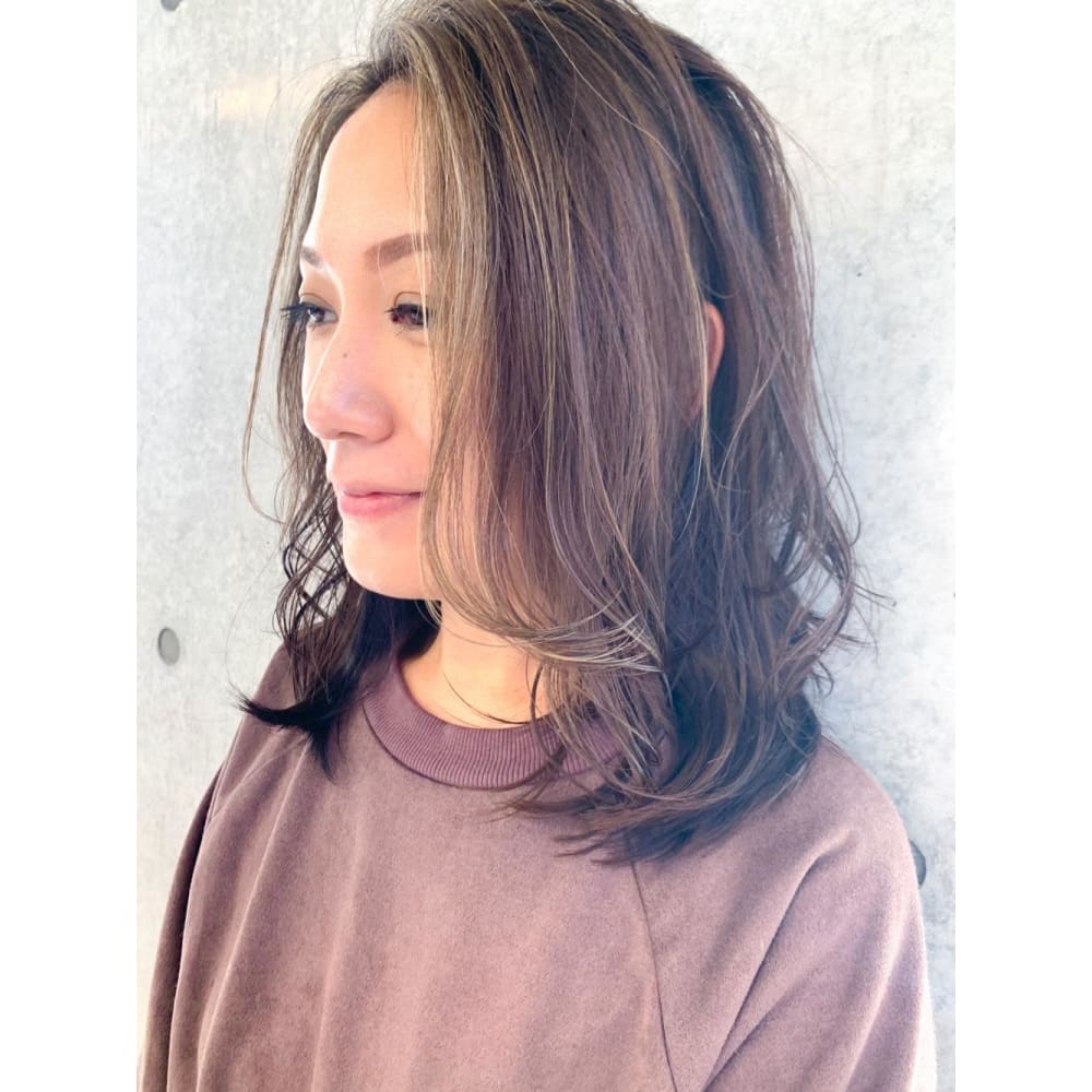 Sweep 30代40代顔周りのハイライトカラー 豊塚 Sweep 平尾 スウィープ ヒラオ のヘアスタイル 美容院 美容室を予約するなら楽天ビューティ