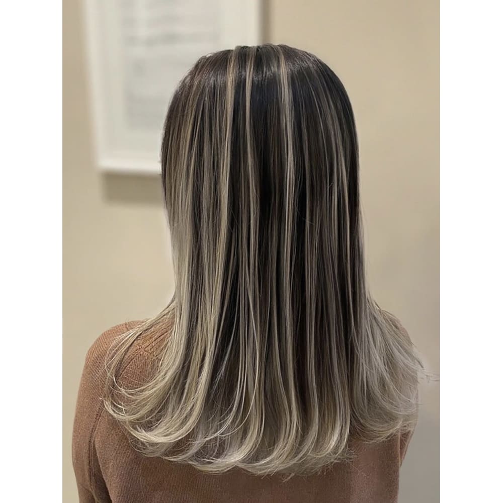 Aube Hair エアタッチグラデ スリークミディ Aube Hair Fleur 名古屋店 オーブヘアフルール ナゴヤテン のヘアスタイル 美容院 美容室を予約するなら楽天ビューティ