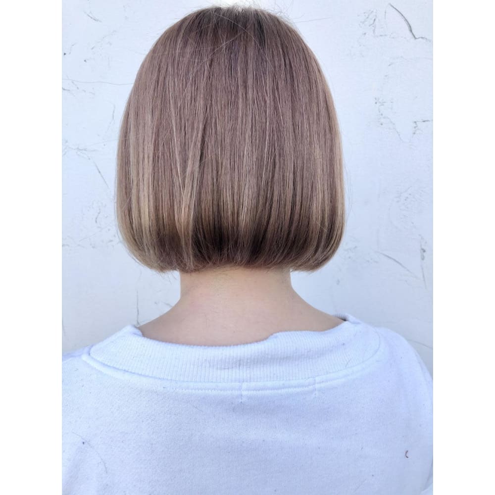 切りっぱなしボブ ハイライト ピンクゴールド I S New York Premium Toyama アイズニューヨークプレミアムトヤマ のヘアスタイル 美容院 美容室を予約するなら楽天ビューティ