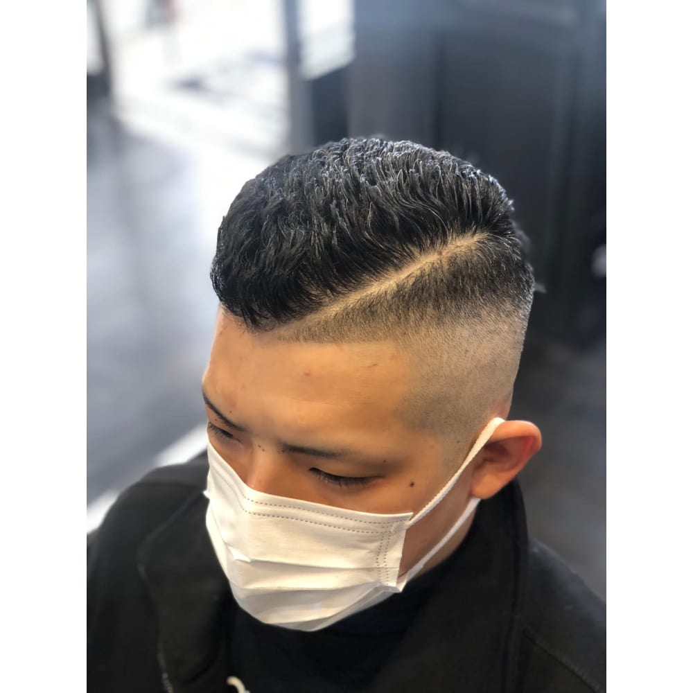 濡れパン フェード ライン入り Hiro The Barber ヒロザバーバー のヘアスタイル 美容院 美容室を予約するなら楽天ビューティ