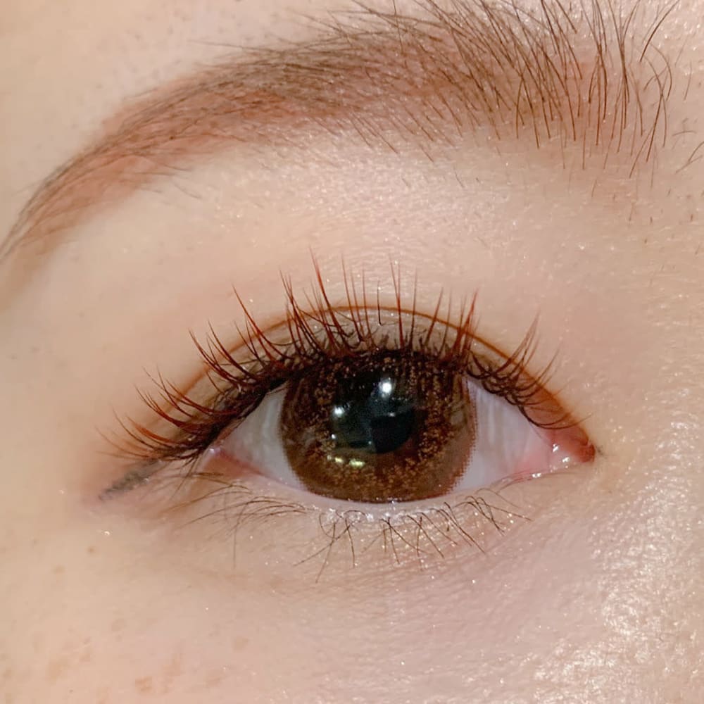 フラットラッシュカラーエクステ 濃くなりすぎない品のある目元で周りと差をつける優しい印象の瞳を演出 Hair Studio Olive 心斎橋店 ヘアースタジオオリーブシンサイバシテン のこだわり特集 ネイル まつげサロンを予約するなら楽天ビューティ