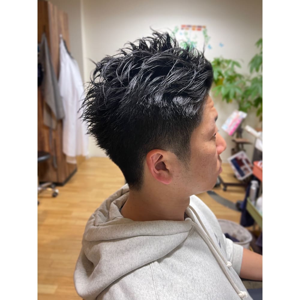 大人の男が目指すアシンメトリーヘア Hair Relax Bud Bloom ヘアアンドリラックス バドブルーム のヘアスタイル 美容院 美容室を予約するなら楽天ビューティ