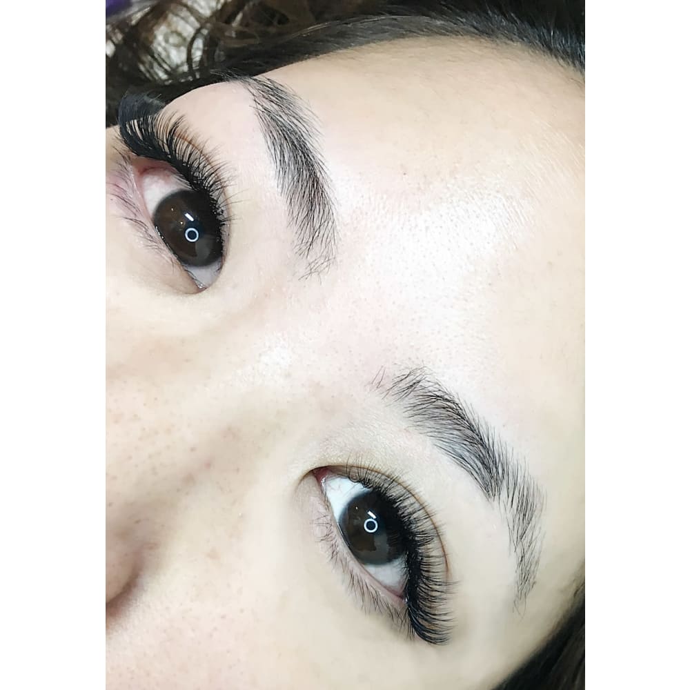 3dボリュームラッシュ 結婚式やパーティーにまつエクで目力up 魅力的なお目元を実現 彡 Lash Wax Brave Nyc ラッシュアンドワックスブレイブニューヨーク のこだわり特集 ネイル まつげサロンを予約するなら楽天ビューティ