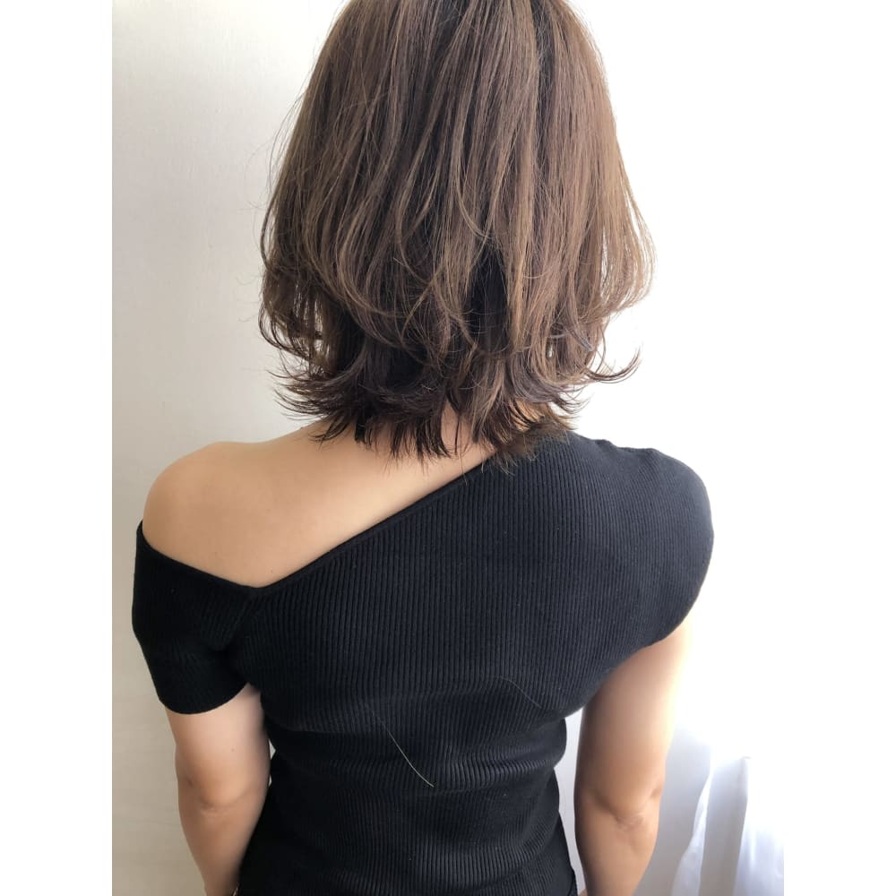 21トレンドスタイル ウルフカット クールグレージュカ 美髪サロン Courbe ビガミサロン クールブ のヘアスタイル 美容院 美容室を予約するなら楽天ビューティ