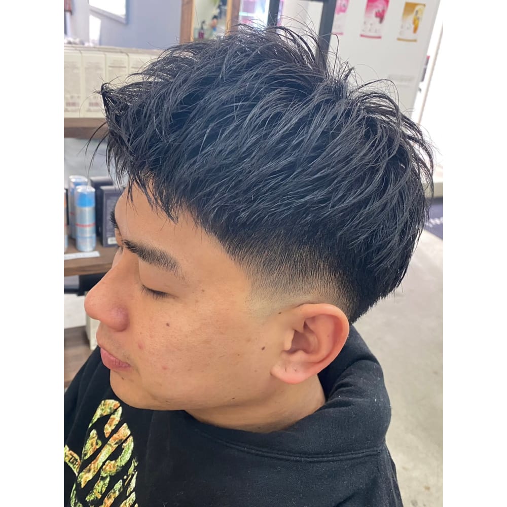 フェードスタイル ダウンパーマ Barbershop Rudus バーバーショップ ルーダス のヘアスタイル 美容院 美容室を予約するなら楽天ビューティ