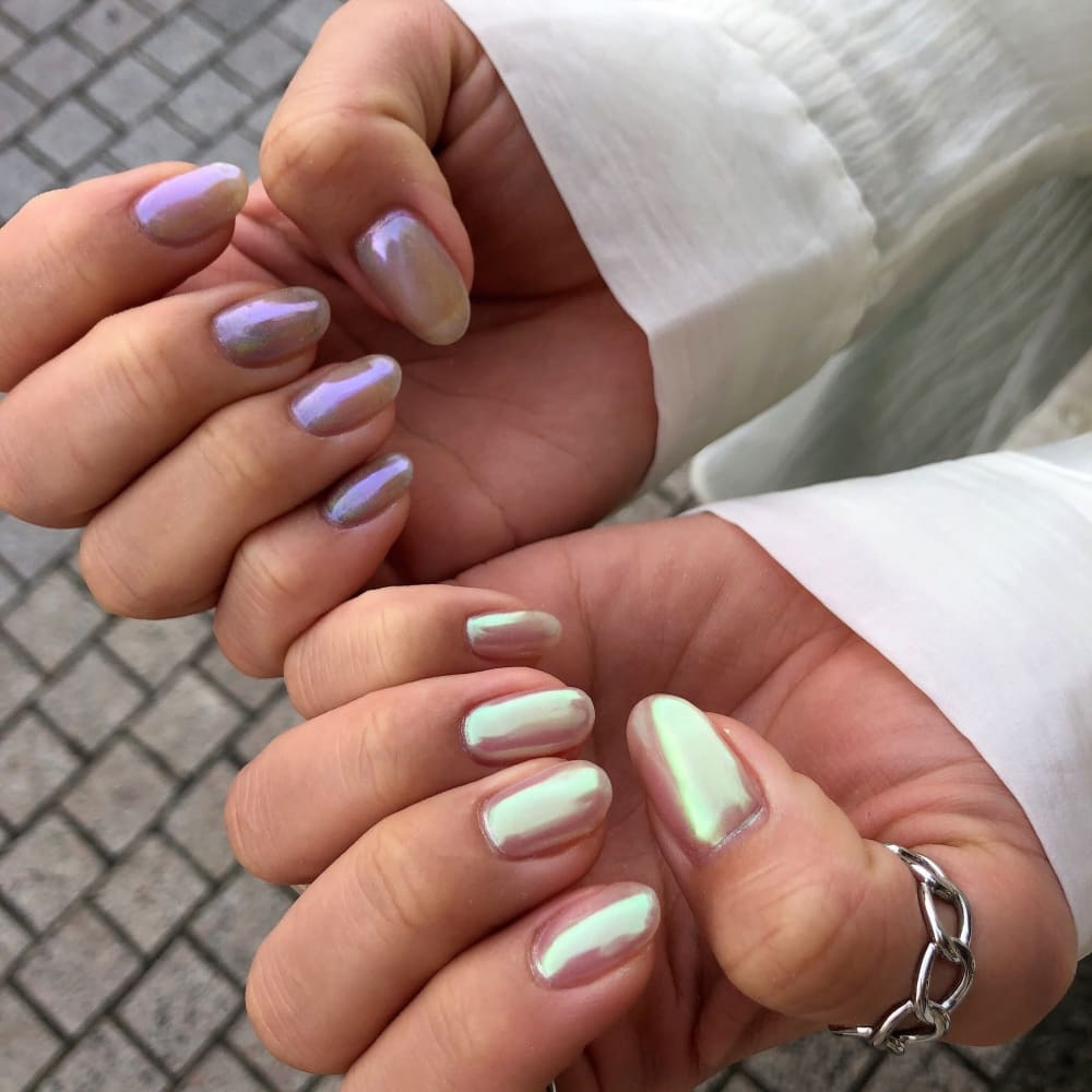 左右非対称オーロラミラーネイル Chipie Nail シピー ネイル のネイルデザイン ネイル まつげサロンを予約するなら楽天ビューティ