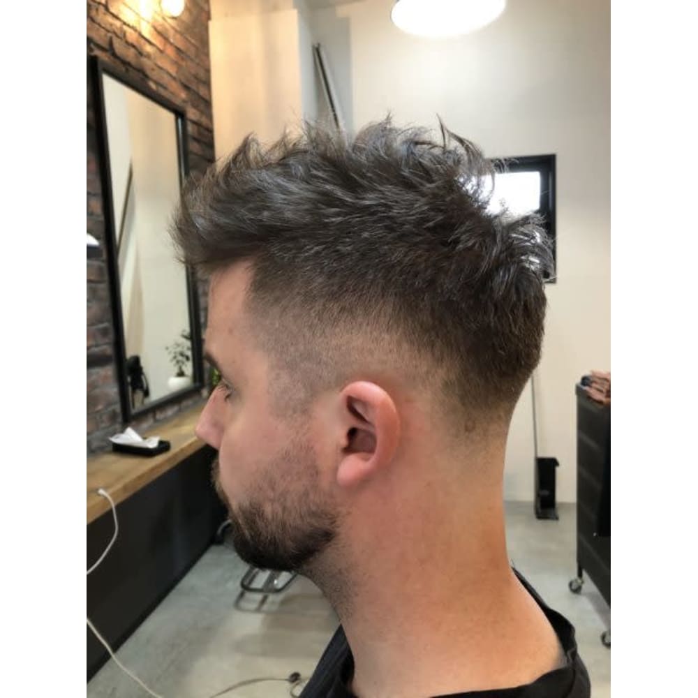 トップが２００２年ベッカム風の外国人スキンフェードカット Nikul ニクル のヘアスタイル 美容院 美容室を予約するなら楽天ビューティ