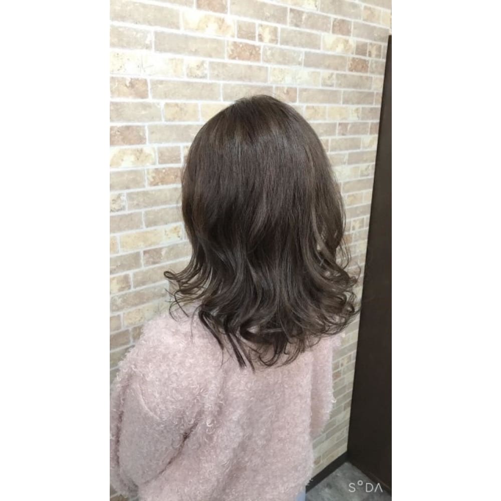 柔らかココアベージュ ココアカラー 大人女子 Mertie メルティエ のヘアスタイル 美容院 美容室を予約するなら楽天ビューティ 柔らかココアベージュ ココアカラー 大人女子 Mertie メルティエ のヘアスタイル 美容院 美容室を予約するなら楽天ビューティ