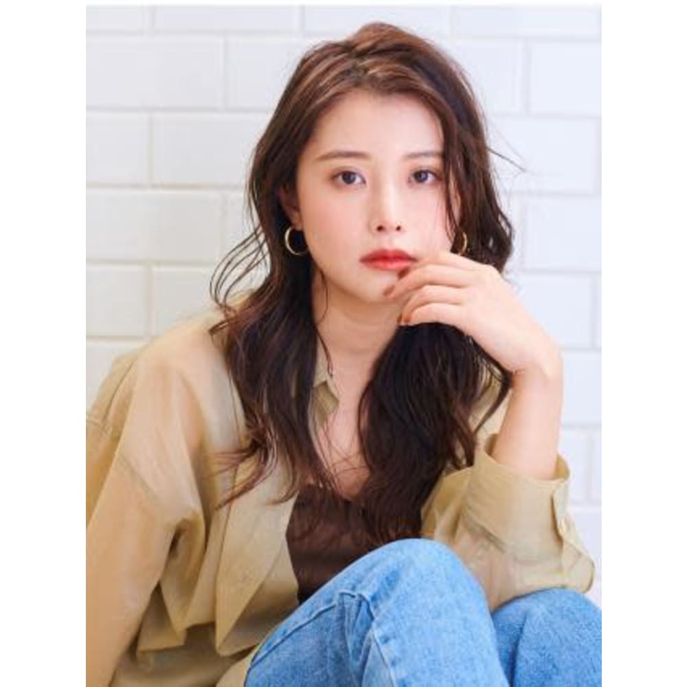 Aube Hair ゆるウェーブ クリーミーブラウン Aube Hair Iris 博多店 オーブヘアアイリス ハカタテン のヘアスタイル 美容院 美容室を予約するなら楽天ビューティ