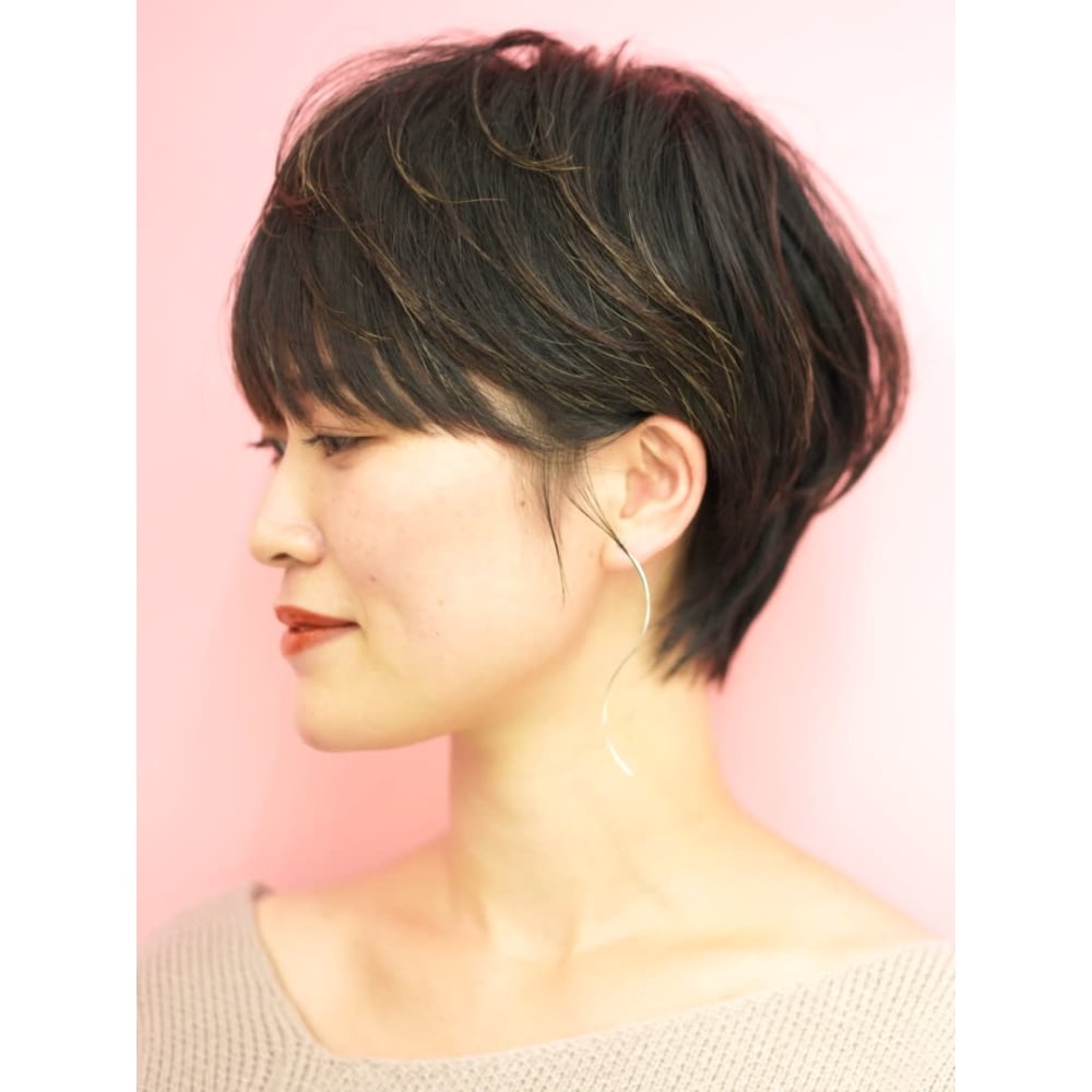 手入れ簡単 大人女性の黒髪ショートヘア Beautrium 青山 ビュートリアム アオヤマ のヘアスタイル 美容院 美容室を予約するなら楽天ビューティ
