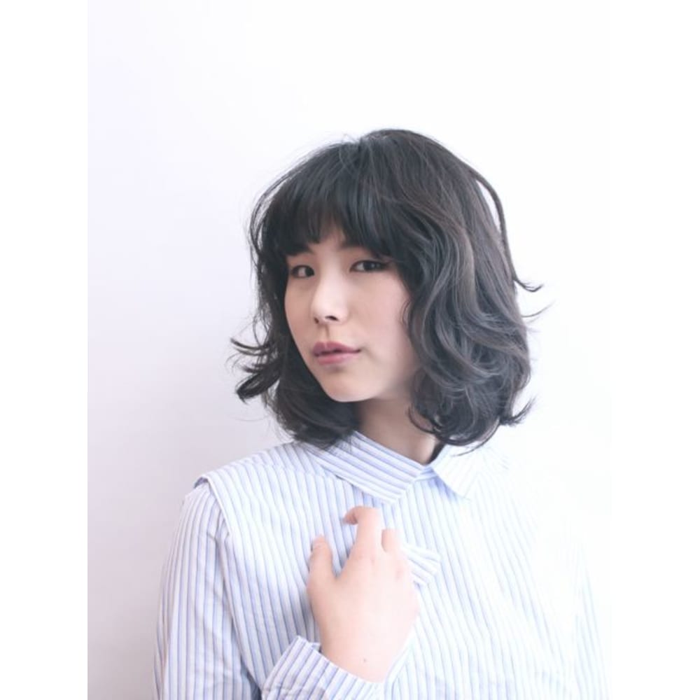 大人女子クールモダンパーマスタイル Beautrium 青山 ビュートリアム アオヤマ のヘアスタイル 美容院 美容室を予約するなら楽天ビューティ