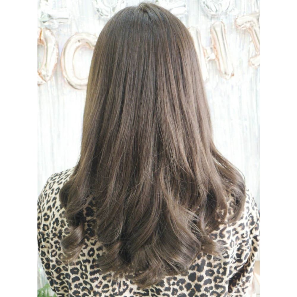 ツヤ前髪 毛先カールで上司 ウケミディアムスタイル Ria Cherim リア シェリム のヘアスタイル 美容院 美容室を予約するなら楽天ビューティ