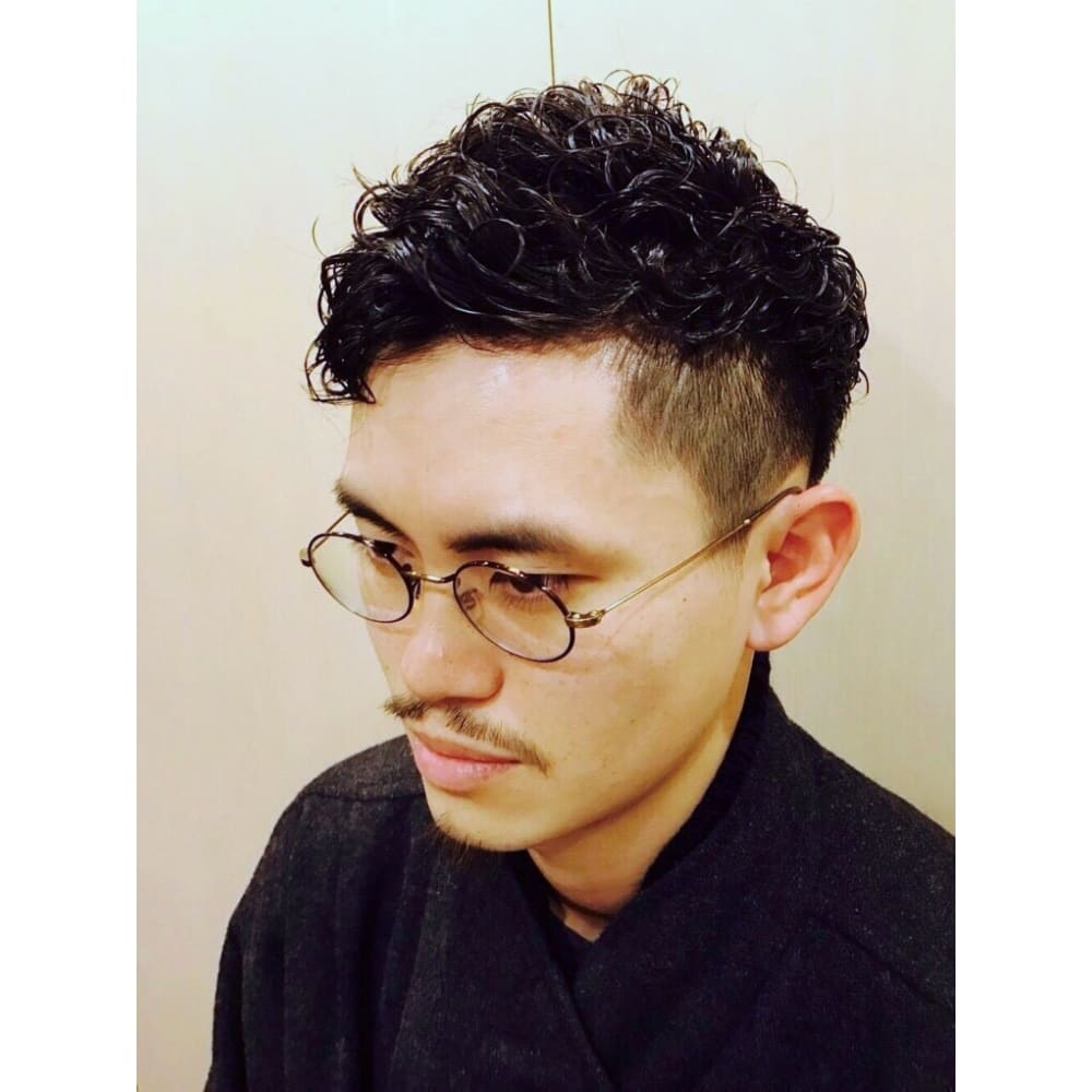 外人風パーマ 理容室 上野 メンズ ショート Hiro Ginza Hair Salon 上野店 ヒロギンザヘアサロンウエノテン のヘアスタイル 美容院 美容室を予約するなら楽天ビューティ