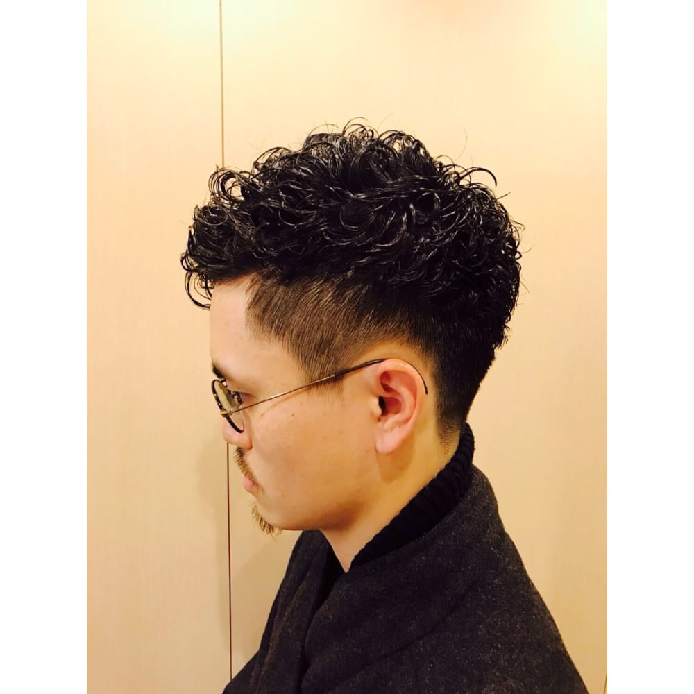 外人風パーマ 理容室 上野 メンズ ショート Hiro Ginza Hair Salon 上野店 ヒロギンザヘアサロンウエノテン のヘアスタイル 美容院 美容室を予約するなら楽天ビューティ