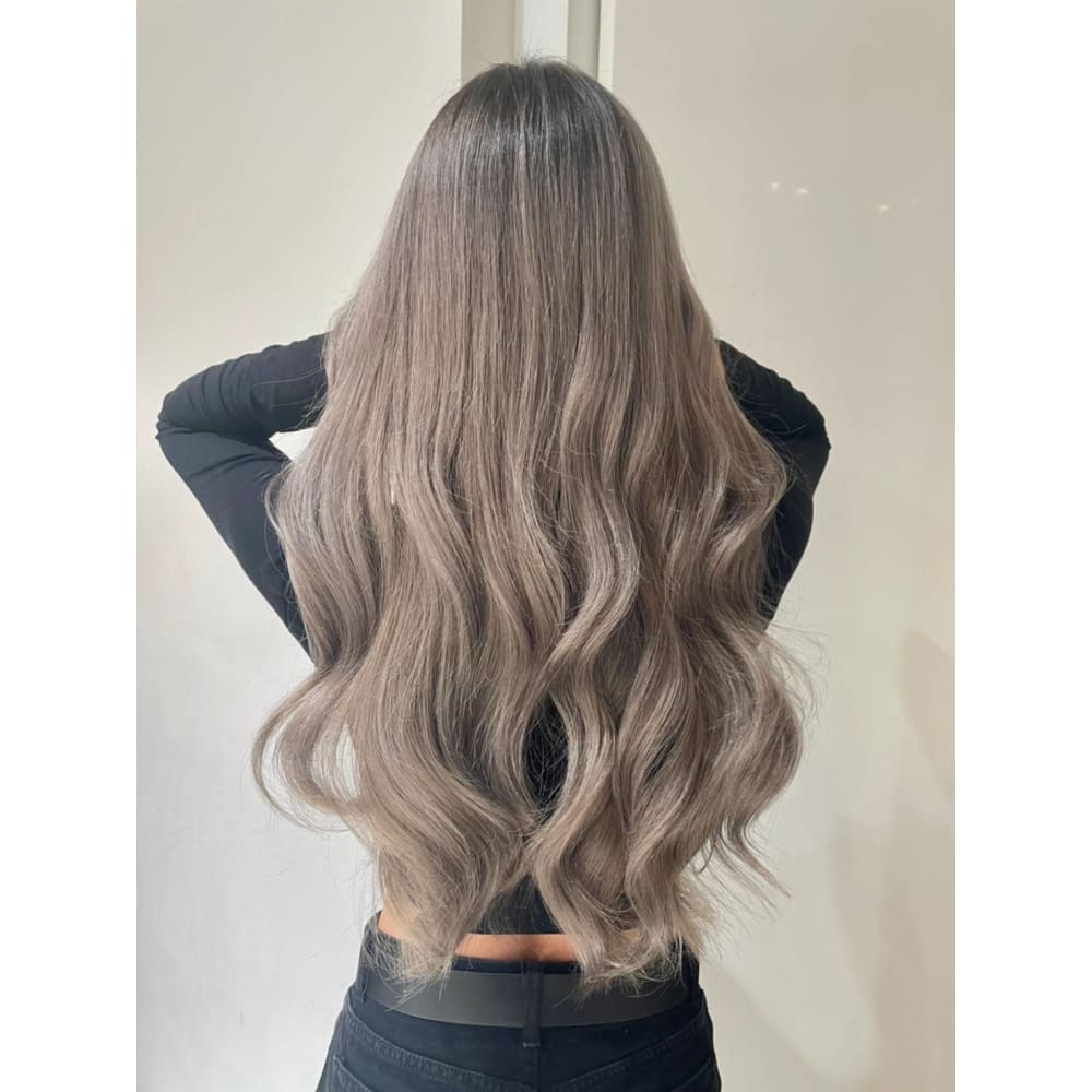 ホワイトグレージュ Siesta By Amble Luxe シエスタ バイ アンブルリュクス のヘアスタイル 美容院 美容室を予約するなら楽天ビューティ