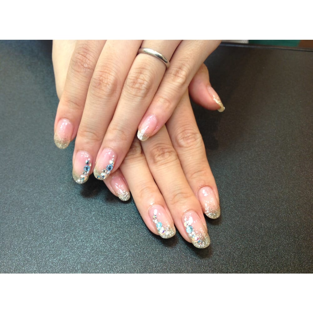 ラメグラデーション ジェル Nail Salon G Produce By ヘアサロン大野 ネイルサロン ジー プロデュースバイ ヘアサロンオオノ のネイルデザイン ネイル まつげサロンを予約するなら楽天ビューティ