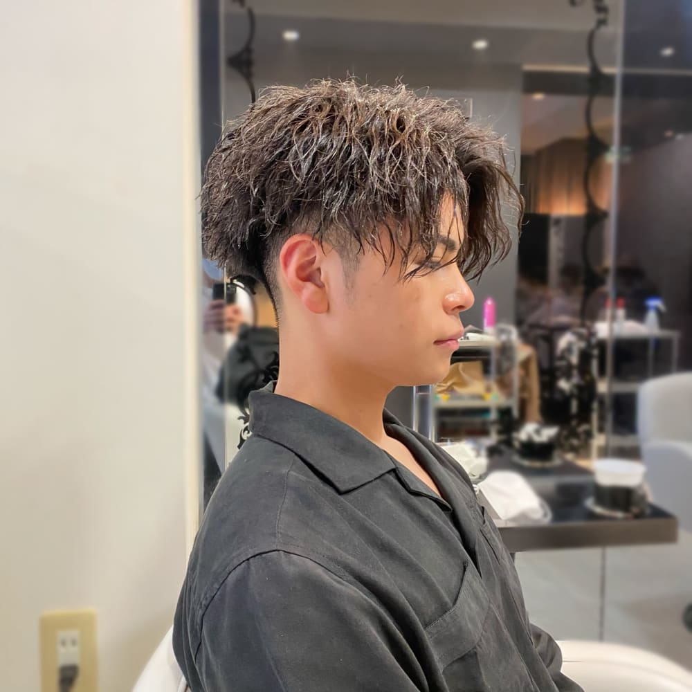 センターパート ツイストスパイラル L Dorado エルドラード エルドラード のヘアスタイル 美容院 美容室を予約するなら楽天ビューティ