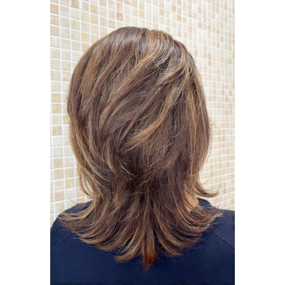 白髪が目立たないハイライト ショートウルフ Ark Ing アークイング のヘアスタイル 美容院 美容室を予約するなら楽天ビューティ