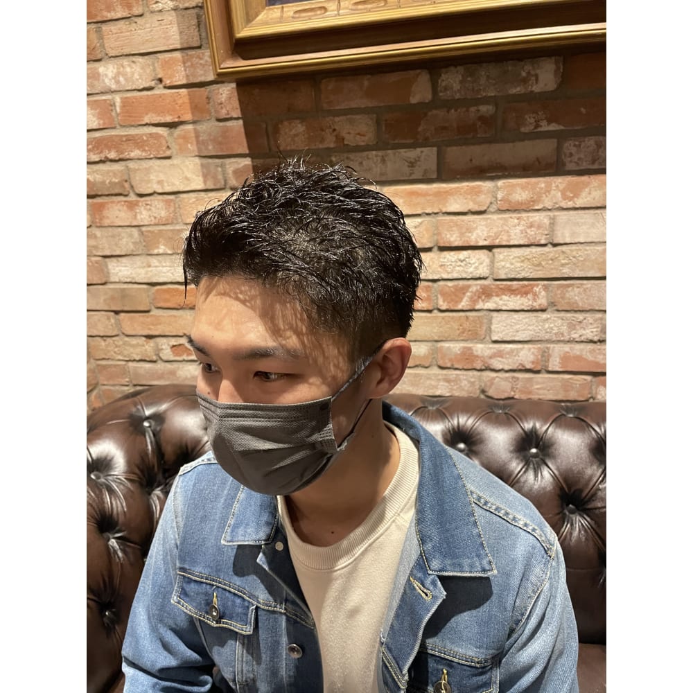 アイロンパーマで73スタイル Hiro Ginza Barber Shop 丸の内 ヒロギンザバーバーショップ マルノウチ のヘアスタイル 美容院 美容室を予約するなら楽天ビューティ