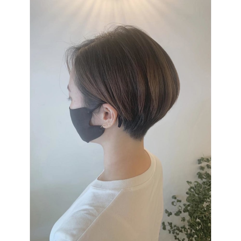 春夏にイメチェン 襟足刈り上げのスッキリショートボブヘア Bekku Hair Salon 広尾店 ベックヘアサロン ヒロオテン のヘアスタイル 美容院 美容室を予約するなら楽天ビューティ