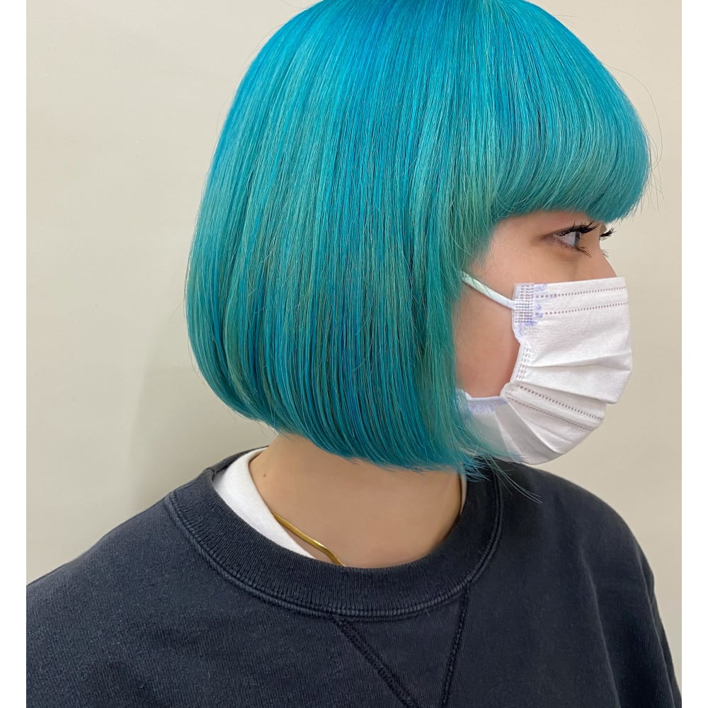 エメラルドカラー ブリーチカラー ぱっつんボブ Hair Ales Harajuku ヘアーアレス ハラジュク のヘアスタイル 美容院 美容室を予約するなら楽天ビューティ エメラルドカラー ブリーチカラー ぱっつんボブ Hair Ales Harajuku ヘアーアレス ハラジュク のヘアスタイル 美容院 美容室を予約するなら楽天ビューティ