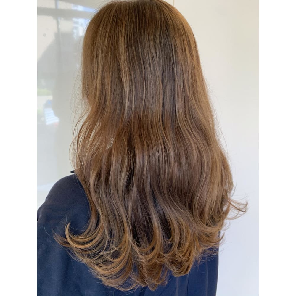 70代白髪活かしハイライト Marju銀座 マージュギンザ のヘアスタイル 美容院 美容室を予約するなら楽天ビューティ 70代白髪活かしハイライト Marju銀座 マージュギンザ のヘアスタイル 美容院 美容室を予約するなら楽天ビューティ