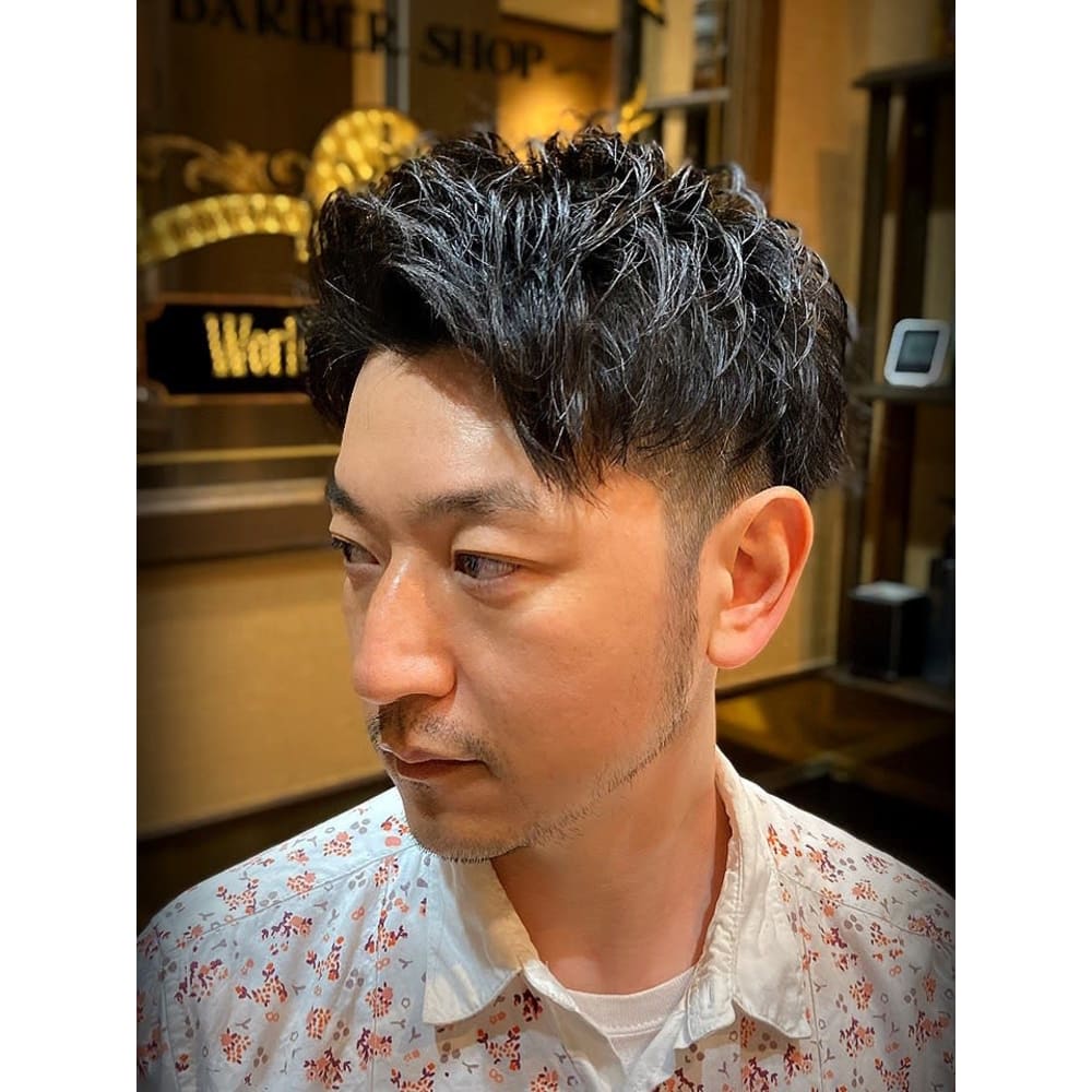 シークレットパーマ イケオジ ツーブロック アイロンパーマ Hiro Ginza Barber Shop 大宮店 ヒロギンザバーバーショップオオミヤテン のヘアスタイル 美容院 美容室を予約するなら楽天ビューティ