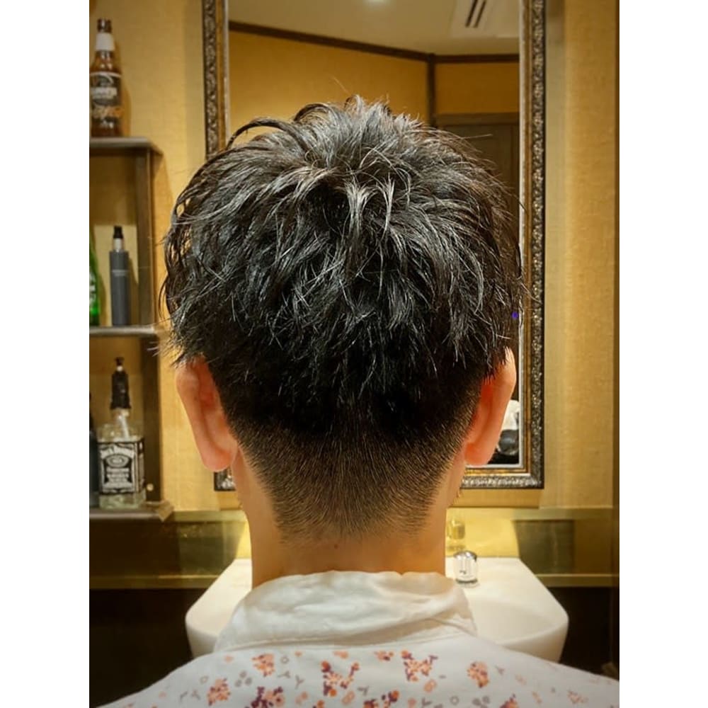 シークレットパーマ イケオジ ツーブロック アイロンパーマ Hiro Ginza Barber Shop 大宮店 ヒロギンザバーバーショップオオミヤテン のヘアスタイル 美容院 美容室を予約するなら楽天ビューティ