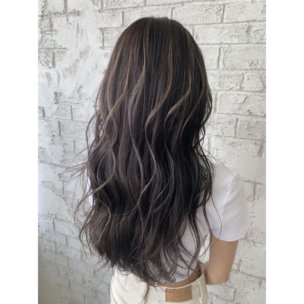 ハイライトカラーグレージュカラーグレーベージュ Prize 池袋西口店 プライズ のヘアスタイル 美容院 美容室を予約するなら楽天ビューティ