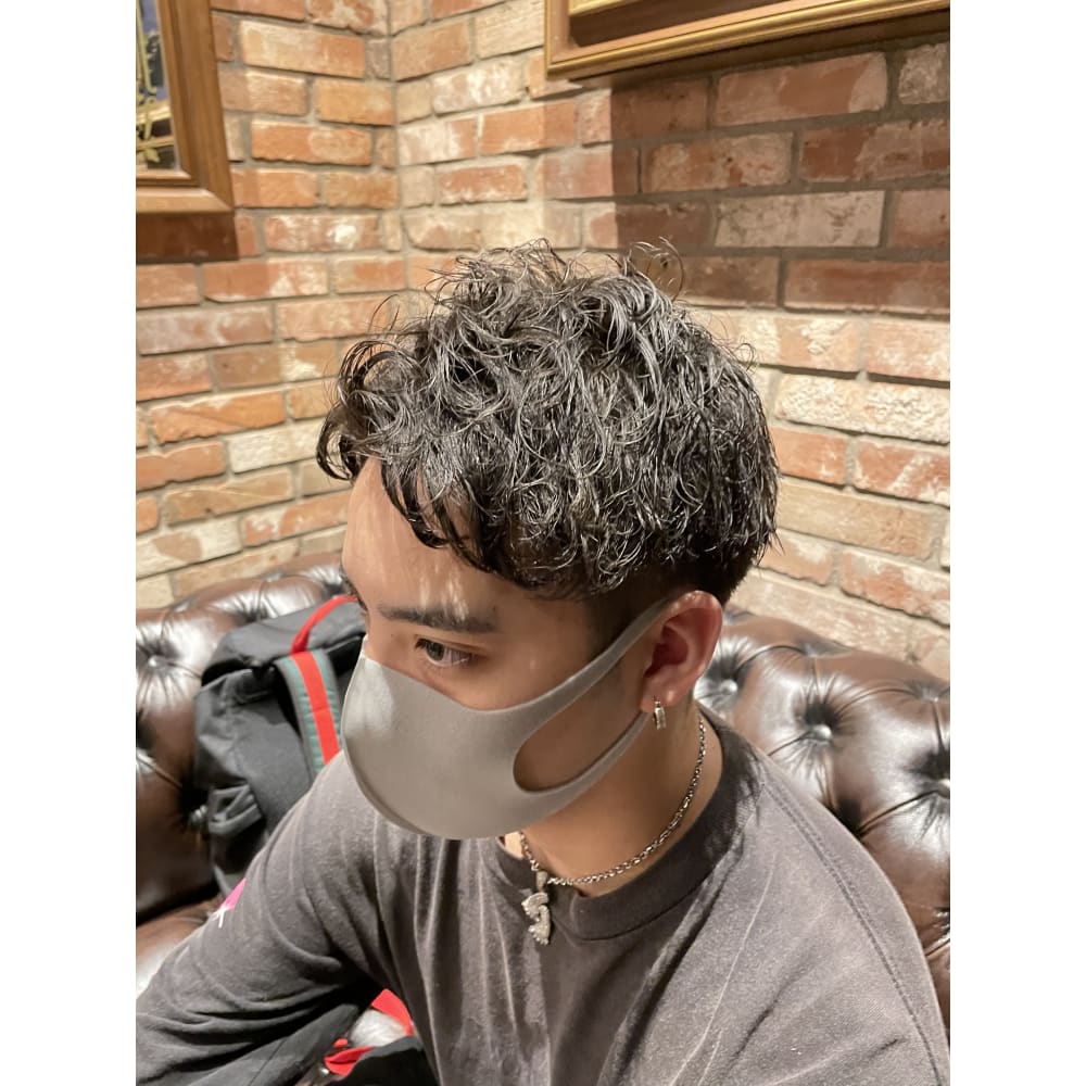 アイロンパーマアップバング Hiro Ginza Barber Shop 丸の内 ヒロギンザバーバーショップ マルノウチ のヘアスタイル 美容院 美容室を予約するなら楽天ビューティ
