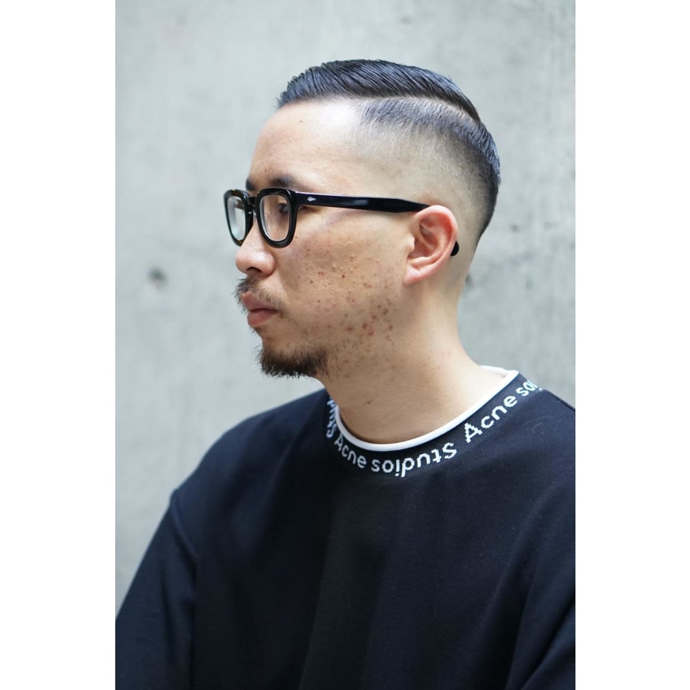 サイドパート スキンフェード Assort Tokyo アソートトウキョウ のヘアスタイル 美容院 美容室を予約するなら楽天ビューティ サイドパート スキンフェード Assort Tokyo アソートトウキョウ のヘアスタイル 美容院 美容室を予約するなら楽天ビューティ